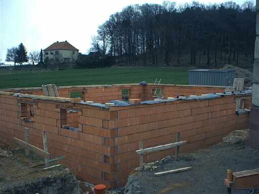 08.04.2003 - Der Keller wächst...