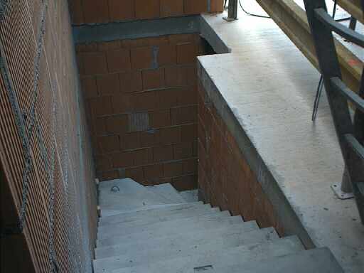 Hurra, wir haben eine Kellertreppe und m&uuml;ssen nicht mehr klettern!